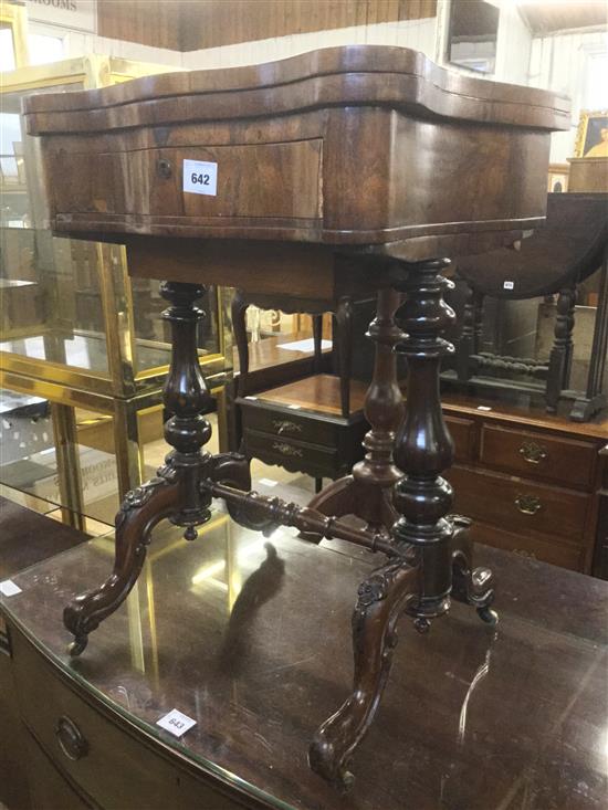 Victorian rosewood games table(-)